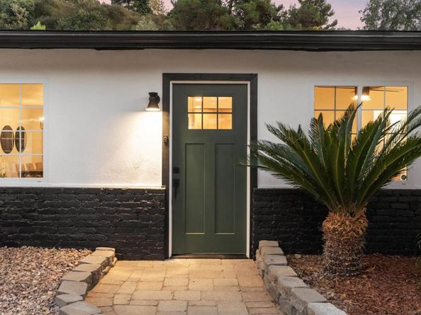 4691 Chateau Dr, San Diego CA 92117