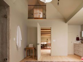 2027 Laughlin Park Drive, Los Angeles CA 90027