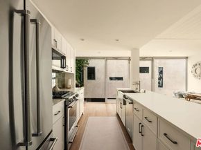 657 Mildred Avenue, Venice CA 90291