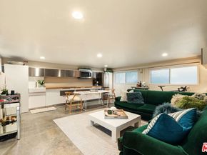 657 Mildred Avenue, Venice CA 90291