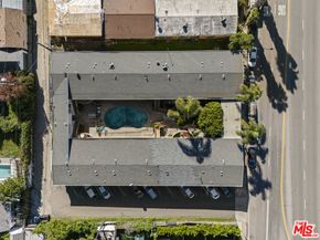 1904 S Robertson Boulevard, Los Angeles CA 90034