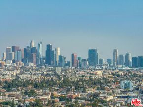 1361 S Tremaine Avenue, Los Angeles CA 90019