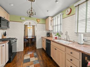 1361 S Tremaine Avenue, Los Angeles CA 90019