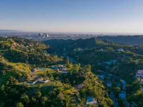 9501 Gloaming Drive, Beverly Hills CA 90210