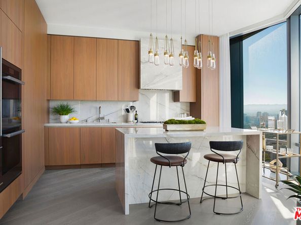 211 W Elm Court 26C, Los Angeles CA 90067