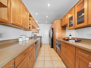 7260 Hillside Avenue 305, Los Angeles CA 90046