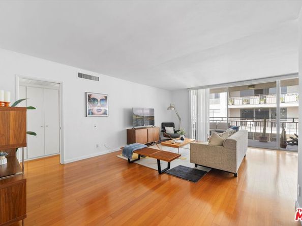 7260 Hillside Avenue 305, Los Angeles CA 90046
