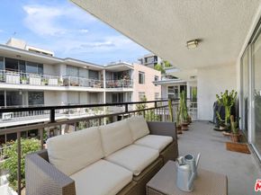 7260 Hillside Avenue 305, Los Angeles CA 90046