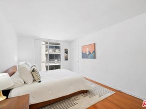 7260 Hillside Avenue 305, Los Angeles CA 90046