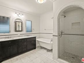 104 N Harper Avenue, Los Angeles CA 90048