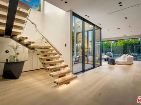 13221 Hesby Street, Sherman Oaks CA 91423