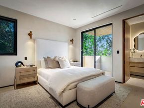 13221 Hesby Street, Sherman Oaks CA 91423