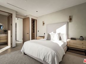 13221 Hesby Street, Sherman Oaks CA 91423