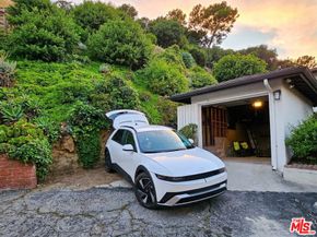 3260 Sagamore Way, Los Angeles CA 90065