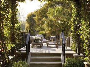 107 Delfern Drive, Los Angeles CA 90077