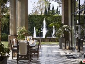 107 Delfern Drive, Los Angeles CA 90077