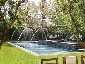 107 Delfern Drive, Los Angeles CA 90077