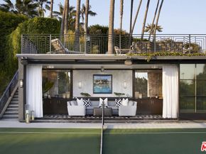 107 Delfern Drive, Los Angeles CA 90077