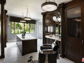 107 Delfern Drive, Los Angeles CA 90077