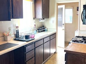 3505 Redwood Avenue, Los Angeles CA 90066