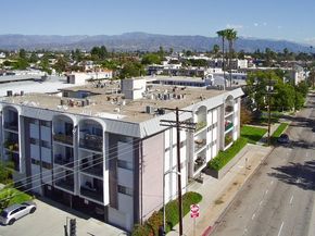 12325 Chandler Boulevard, Valley Village CA 91607