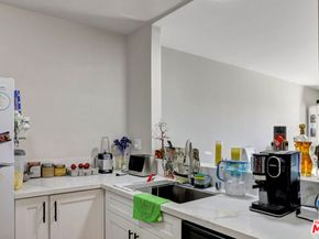 12325 Chandler Boulevard, Valley Village CA 91607