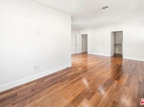 1206 S Burnside Avenue, Los Angeles CA 90019