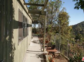 2885 Edgewick Road, Glendale CA 91206