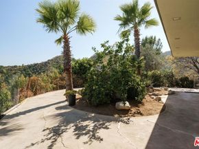 2885 Edgewick Road, Glendale CA 91206