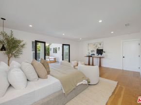 3953 S Victoria Avenue, Los Angeles CA 90008