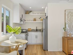 3953 S Victoria Avenue, Los Angeles CA 90008
