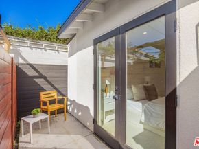 3953 S Victoria Avenue, Los Angeles CA 90008