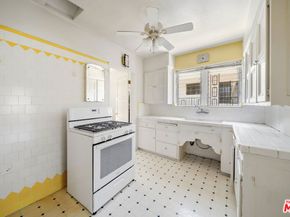 931 S Holt Avenue, Los Angeles CA 90035