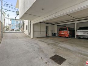 4563 Finley Avenue 3, Los Angeles CA 90027