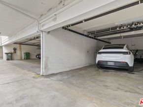 4563 Finley Avenue 3, Los Angeles CA 90027