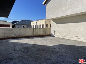 706 W 50th Street, Los Angeles CA 90037