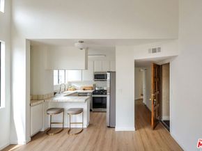 12007 Rochester Avenue 3, Los Angeles CA 90025