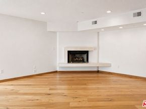 512 Brooks Avenue 6, Venice CA 90291