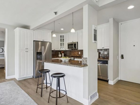 1040 Coast Blvd S 102, La Jolla CA 92037