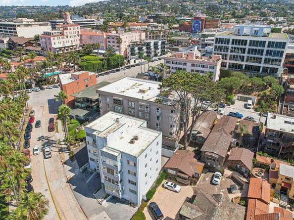 1040 Coast Blvd S 102, La Jolla CA 92037