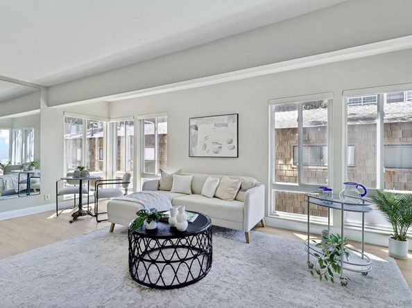1040 Coast Blvd S 102, La Jolla CA 92037