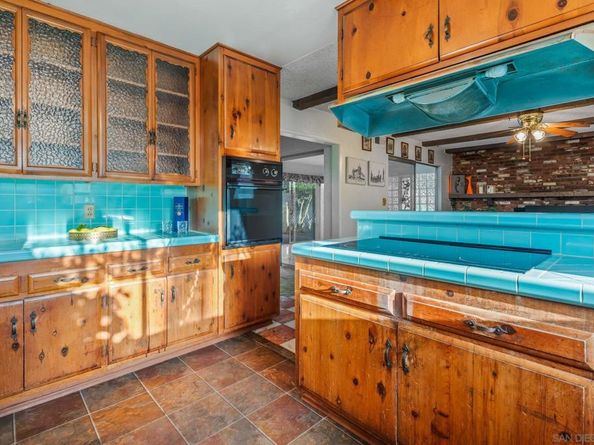 5645 Severin Drive, La Mesa CA 91942