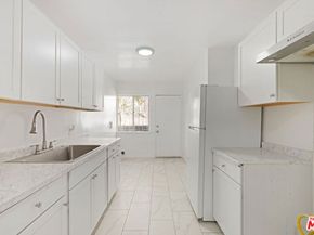 931 W Gage Avenue, Los Angeles CA 90044