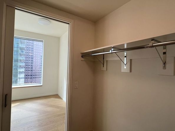 889 Francisco Street 807, Los Angeles CA 90017