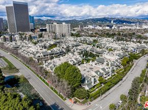 2263 Century 206, Los Angeles CA 90067