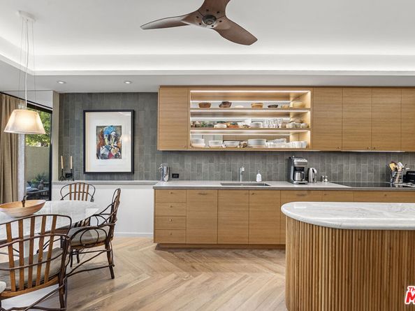 2263 Century 206, Los Angeles CA 90067