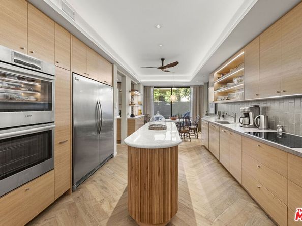 2263 Century 206, Los Angeles CA 90067