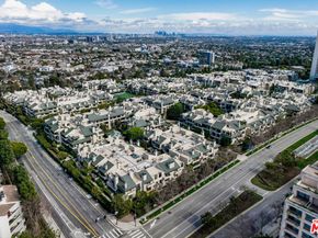 2263 Century 206, Los Angeles CA 90067