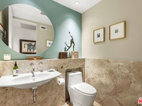 2263 Century 206, Los Angeles CA 90067