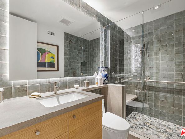 2263 Century 206, Los Angeles CA 90067